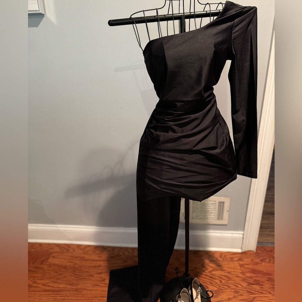 Waiting for your love Midi Dress- Fashion Nova - Picture 2 of 4